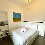 Appartamento Open Plan 2 Bed Apt, Near Castle Edimburgo