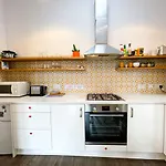 Open Plan 2 Bed Apt, Near Castle Appartamento *