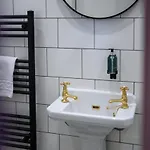 Comfortable Ground Floor Double فندق