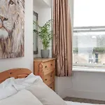 Spacious Ensuite In City Centre - Excellent Location Gæstehus Edinburgh