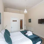 Spacious Ensuite In City Centre - Excellent Location