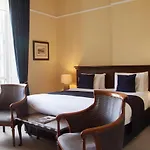 Royal Scots Club 3*