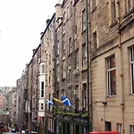 Daire Niddry Street Edinburgh