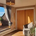 Rooftop Retreat * Edynburg