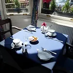Πανσιόν Alba Hills 3*