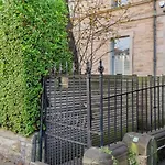 Immaculate 3 Bed With Private Entrance In Inverleith * Edimburgo