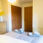15 Mins To Princes Street Spacious Lakeside With Free Parking * Edinburg