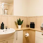 Lägenhet 15 Mins To Princes Street Spacious Lakeside With Free Parking