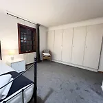 2br Flat Historic Centre Sleeps 5 *