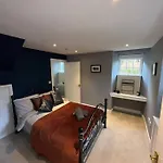 The Gate House - 3 Bed & Parking 빌라 *
