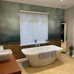 Ultra Stylish Furnished In Edimburgo