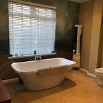 Сasa de vacaciones Ultra Stylish Furnished In