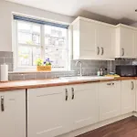 Cosy Roseburn Apartment, - 2 Bedrooms, Free Parking *