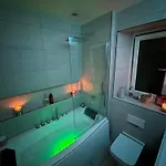 شقة Immanuel House - Modern Luxury Victorian 1872 - Free Parking & Superfast Fibre Optic Wifi إدنبرة