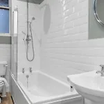 Guestready - Serenity Flat Near St. Centre شقة