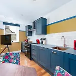 89 The Merchants- Chic By The House Of Danu 4*