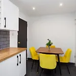 Stylish 3 Bed Abode - Parking And Garden * Edimburgo