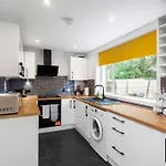 Hotel Stylish 3 Bed Abode - Parking And Garden