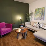 Our House @ Little France Casa vacanze *