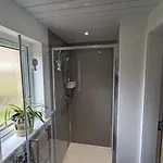 Проживание в семье En-suite Double With Private Entrance *