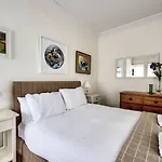 Nyaraló Guestready - Classic Charm Near Holyrood Park *