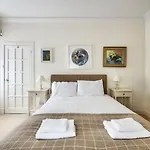 Nyaraló Guestready - Classic Charm Near Holyrood Park *