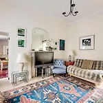 Guestready - Classic Charm Near Holyrood Park * Edinburgh