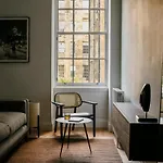 アパートホテル 33 Castle Terrace 4*