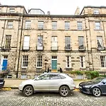 Guestready - Beautiful New Town Studio, With Patio Apartment Edinburgh