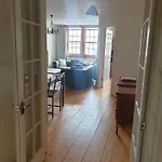 Rose Street 2 Bedroom *