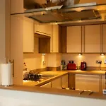 Comfy 2 Bedroom Near Centre *