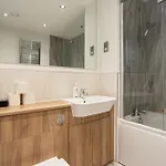 Comfy 2 Bedroom Near Centre Σπίτι διακοπών