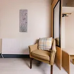 Warm&welcoming Meadows 7 - City Centre Apartman