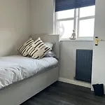 Number 70, Portobello, בית נופש *