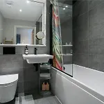 Heavenly Pad Retreat 300m To With Fast Links To Centre Apartament *