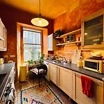 1 Bed - 10 Min Walk To Castle אדינבורו
