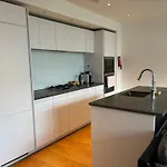 Executive Quartermile Near To Castle University With Park View Apartment