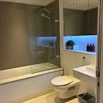 Apartment Executive Quartermile Near To Castle University With Park View