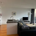 Executive Quartermile Near To Castle University With Park View Apartment *