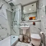 Spectacular 2 Bed, 2 Bath In Centre 爱丁堡