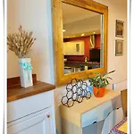 Beautifully Decorated 2bed Apt- Gem In Center Apartment *