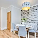 Spectacular 2 Bed, 2 Bath In Centre 公寓 爱丁堡