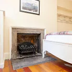 Joivy Beautiful Apartment, Private Garden, Calton Hill Apartamento Edimburgo