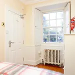 Joivy Beautiful Apartment, Private Garden, Calton Hill * Edimburgo