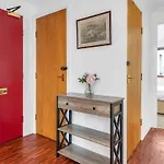 Modern 2 Bedroom In Centre Appartamento *