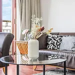 Modern 2 Bedroom In Centre *