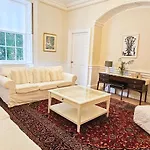 Russel House - 4 Bedroom - The Royal Mile Edinburgh