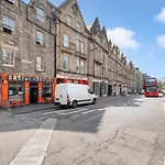 Warden's Close