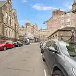 Gorgeous, Cozy 2br Royal Mile-old Town * Εδιμβούργο