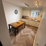 3 Bedroom Tranquil Ground Floor Flat In Merchiston * Edinburgh